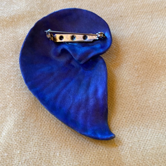 Conch Shell Pin🌺 - Picture 3 of 4